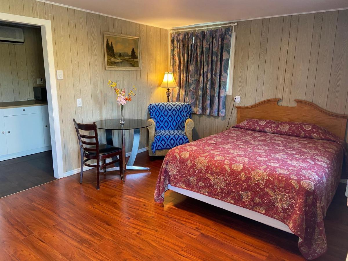 Motel Des Erables Coteau-du-Lac Buitenkant foto
