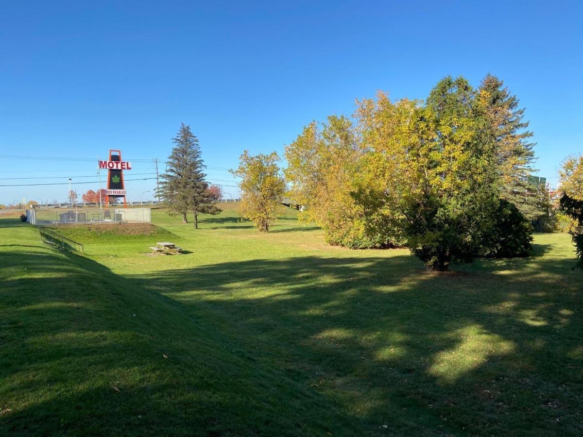 Motel Des Erables Coteau-du-Lac Buitenkant foto