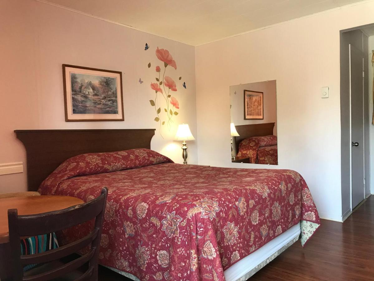 Motel Des Erables Coteau-du-Lac Buitenkant foto
