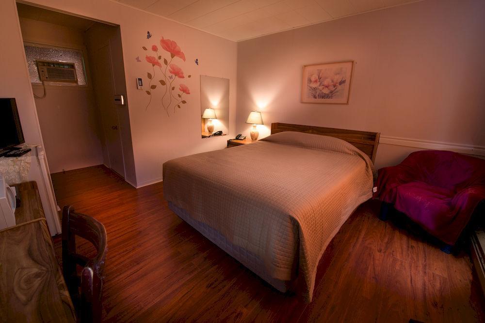 Motel Des Erables Coteau-du-Lac Buitenkant foto