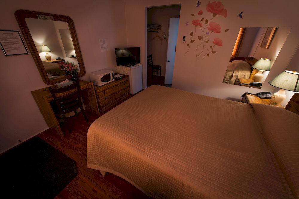 Motel Des Erables Coteau-du-Lac Buitenkant foto