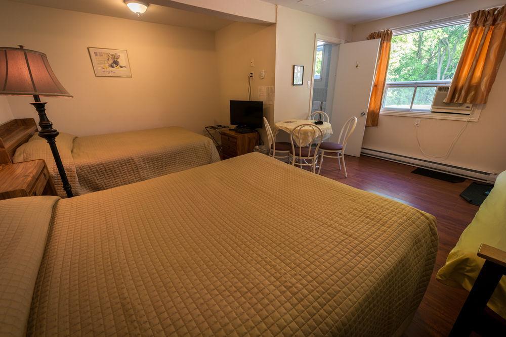 Motel Des Erables Coteau-du-Lac Buitenkant foto