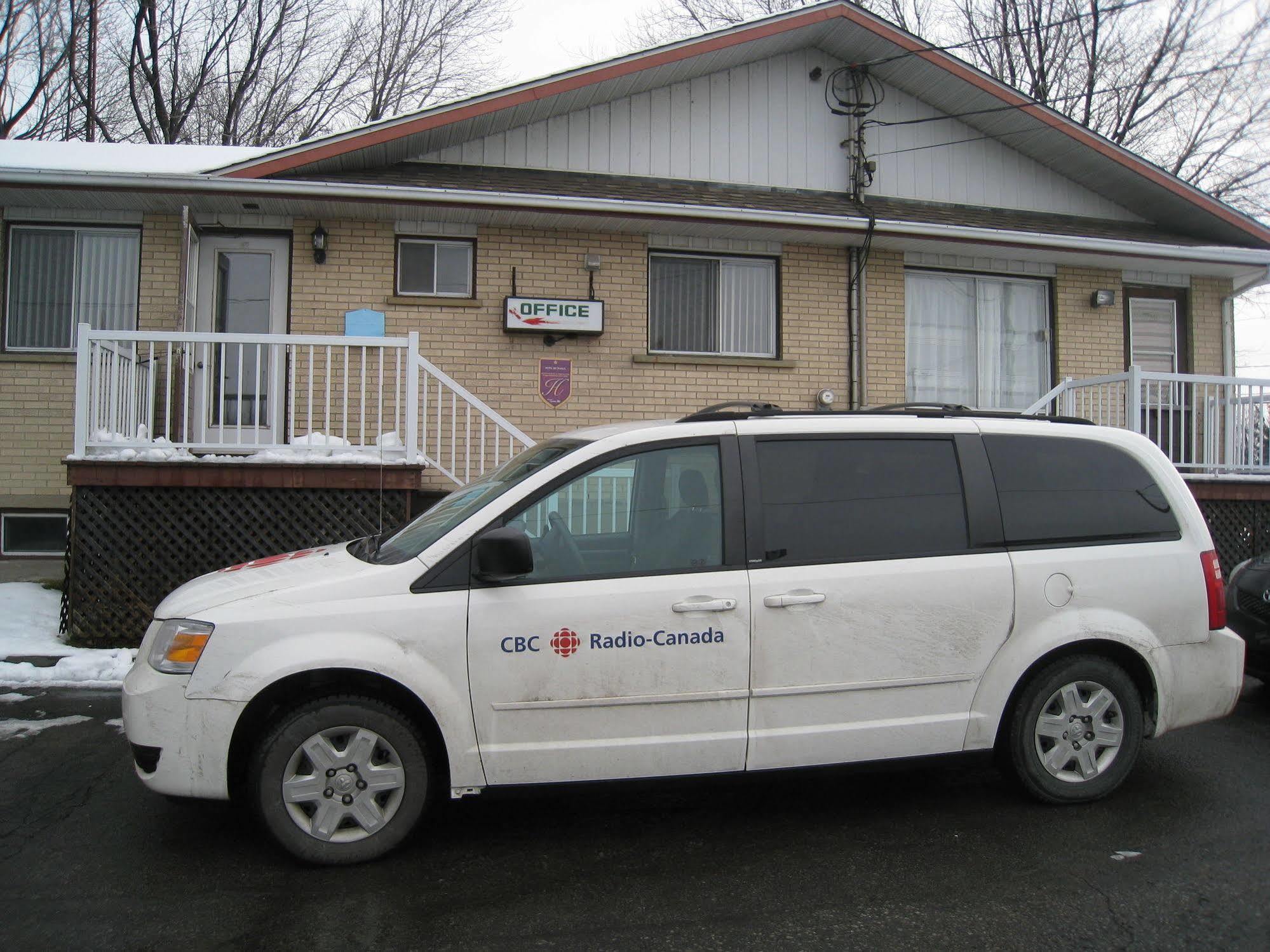 Motel Des Erables Coteau-du-Lac Buitenkant foto