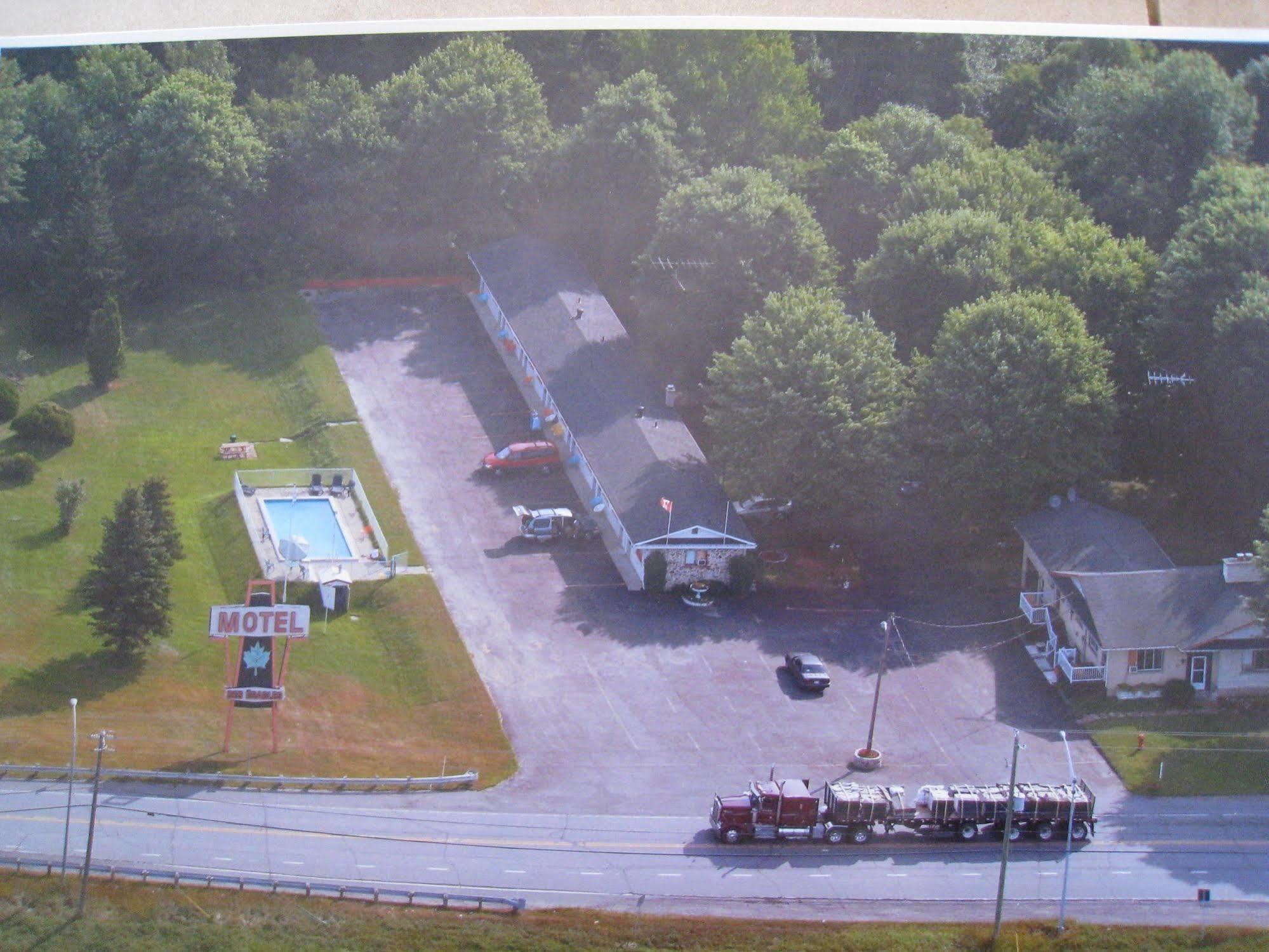 Motel Des Erables Coteau-du-Lac Buitenkant foto