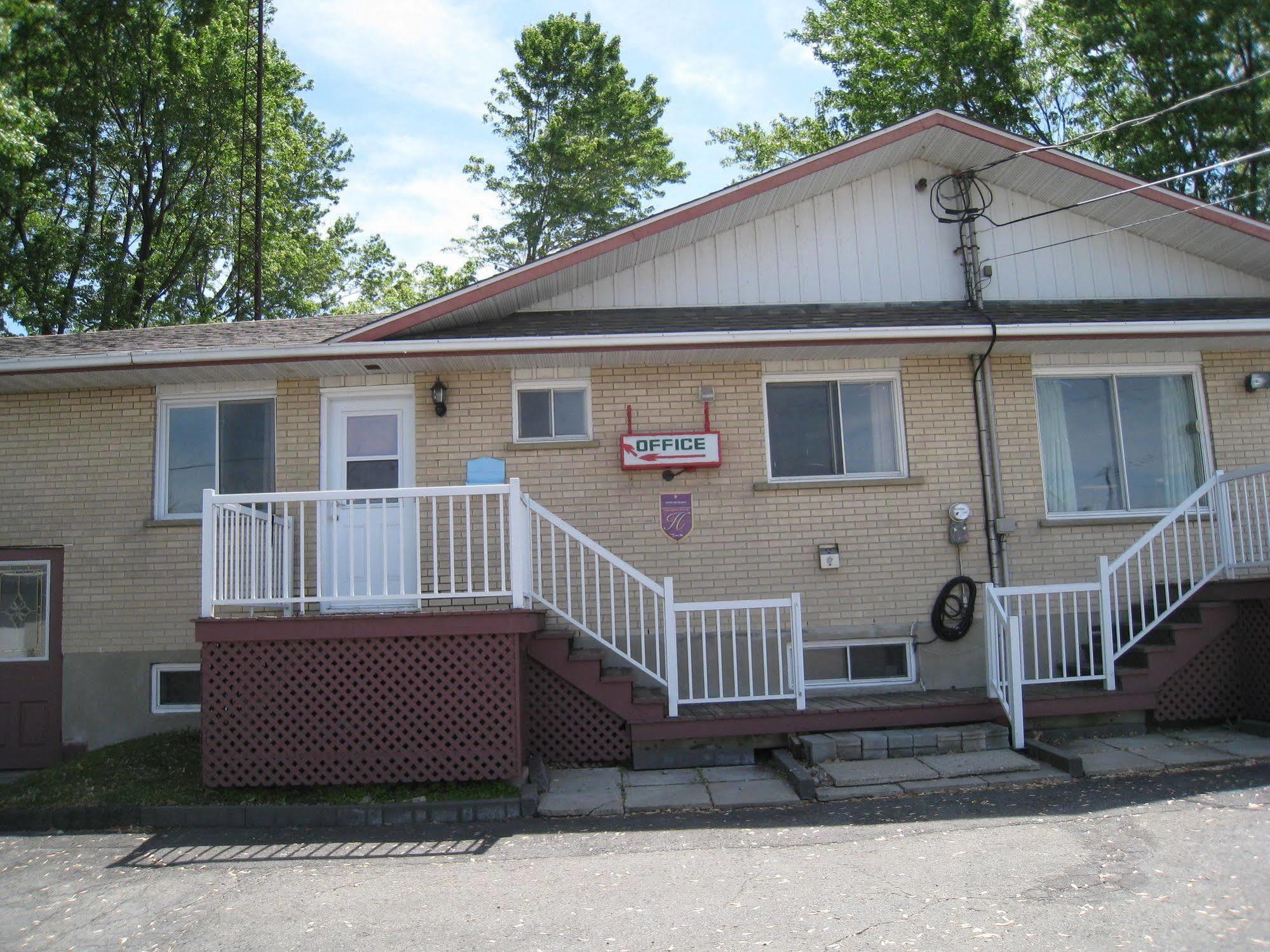 Motel Des Erables Coteau-du-Lac Buitenkant foto