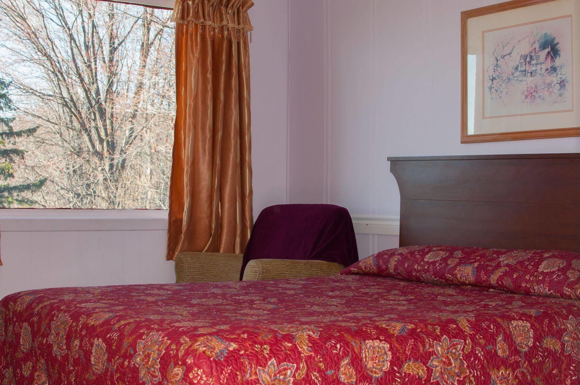 Motel Des Erables Coteau-du-Lac Buitenkant foto
